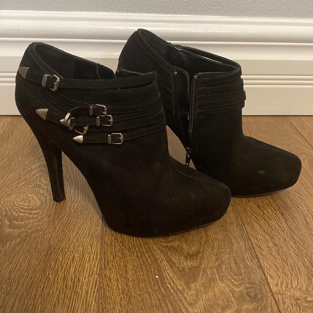 Guess ankle bottle